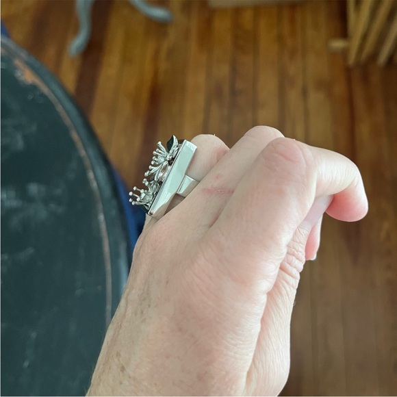 Alexander McQueen Flower Ring - Picture 10 of 16